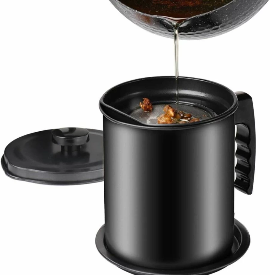 Cambom 1.3L Bacon Grease Container with Fine Mesh Strainer, Removable Coaster Tray, Black Iron Cooking Oil Storage Can for Kitchen
