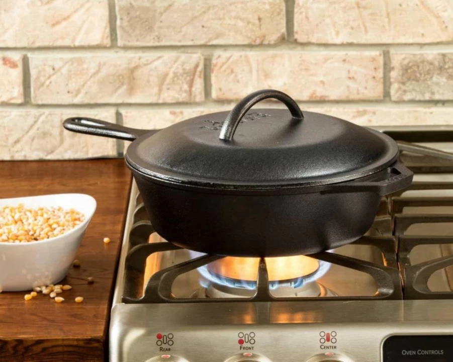 Lodge 3.2 Quart Cast Iron Combo Cooker - 10.25 Inch Pre-Seasoned Skillet & Dutch Oven - Oven, Stove, Grill, Campfire Safe - Ideal for Searing, Frying, Baking & Sauteing - Black