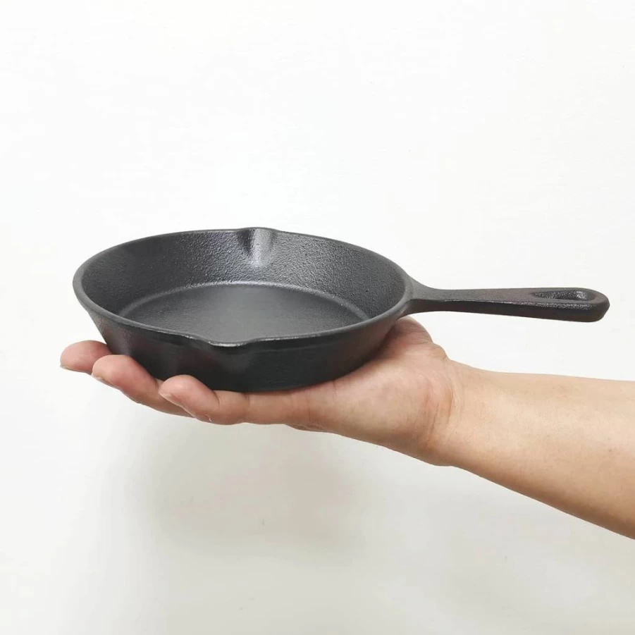 MOZUVE 6 Inch Pre-Seasoned Cast Iron Skillet - Oven, Grill & Camping Safe Frying Pan with Drip Spouts - Professional Chef Quality Cookware for Indoor & Outdoor Use